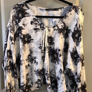 Black and white Paint Brushed Flouncy Top